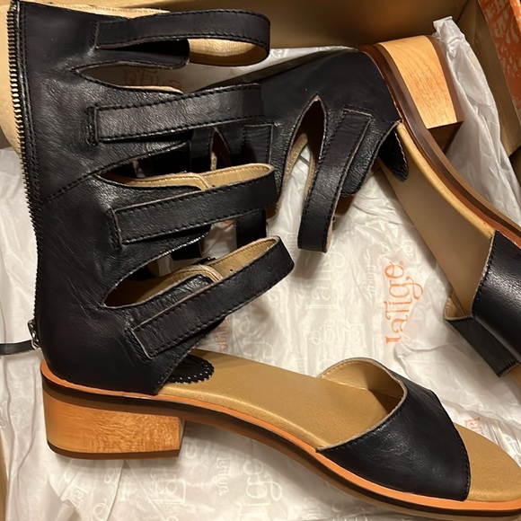 Black gladiator sandals BNIB - Picture 3 of 8